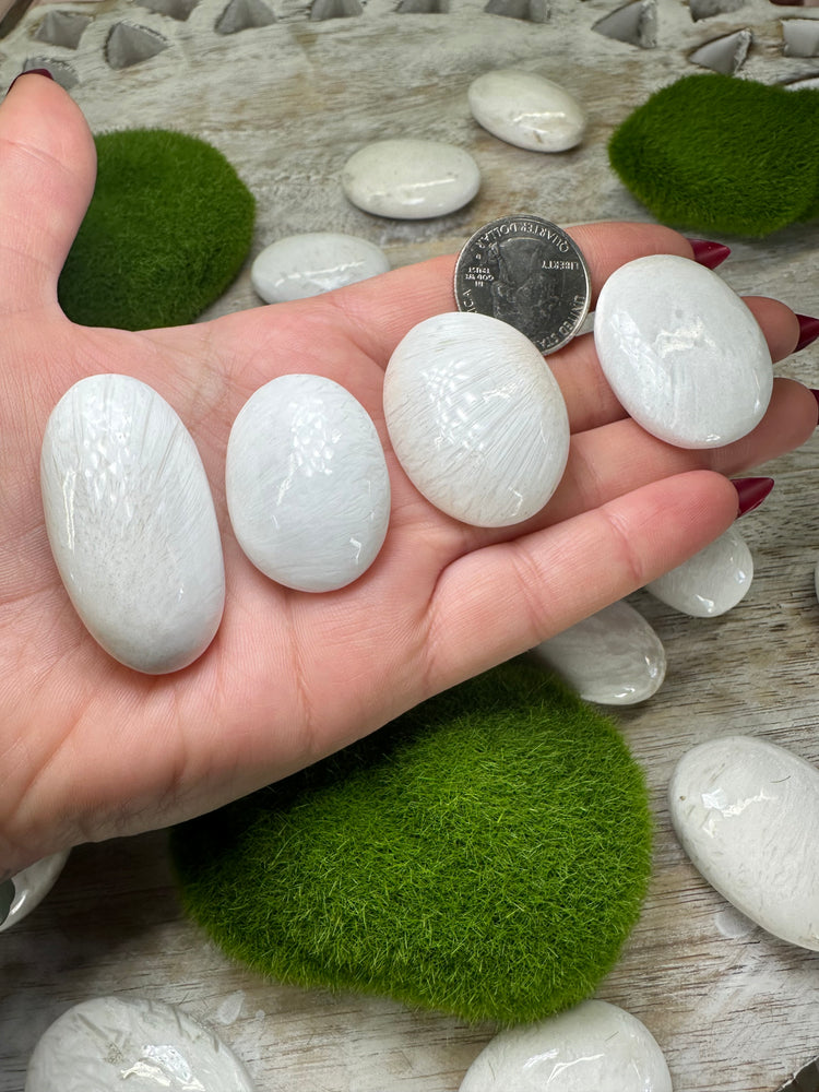 Scolecite Mini Palmstone - Connection to higher self/guides/angels, Guide to soul tribe, deep meditation