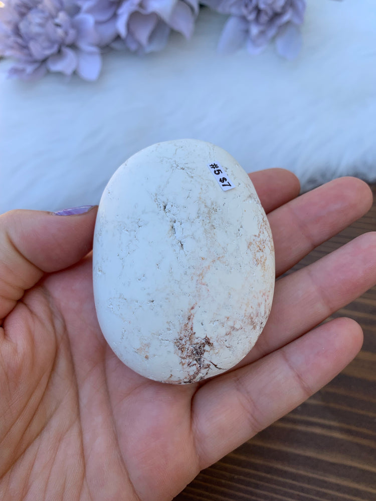 Howlite raw palmstone #5