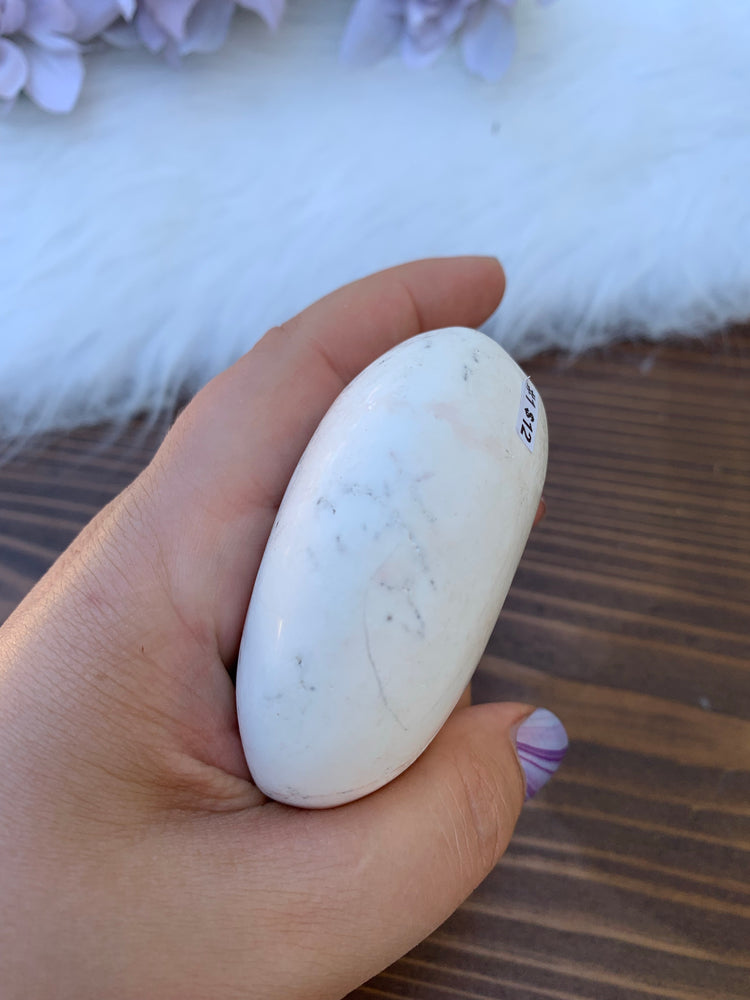 Howlite raw palmstone #1