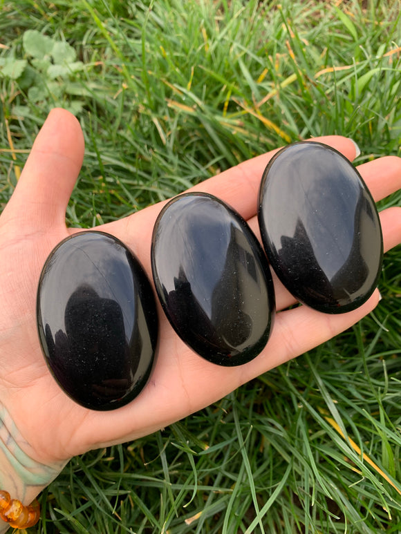 Obsidian palmstone