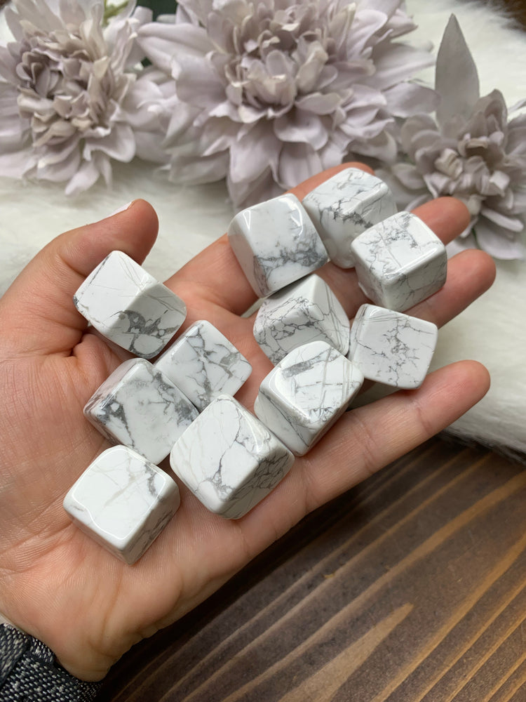 Howlite cube