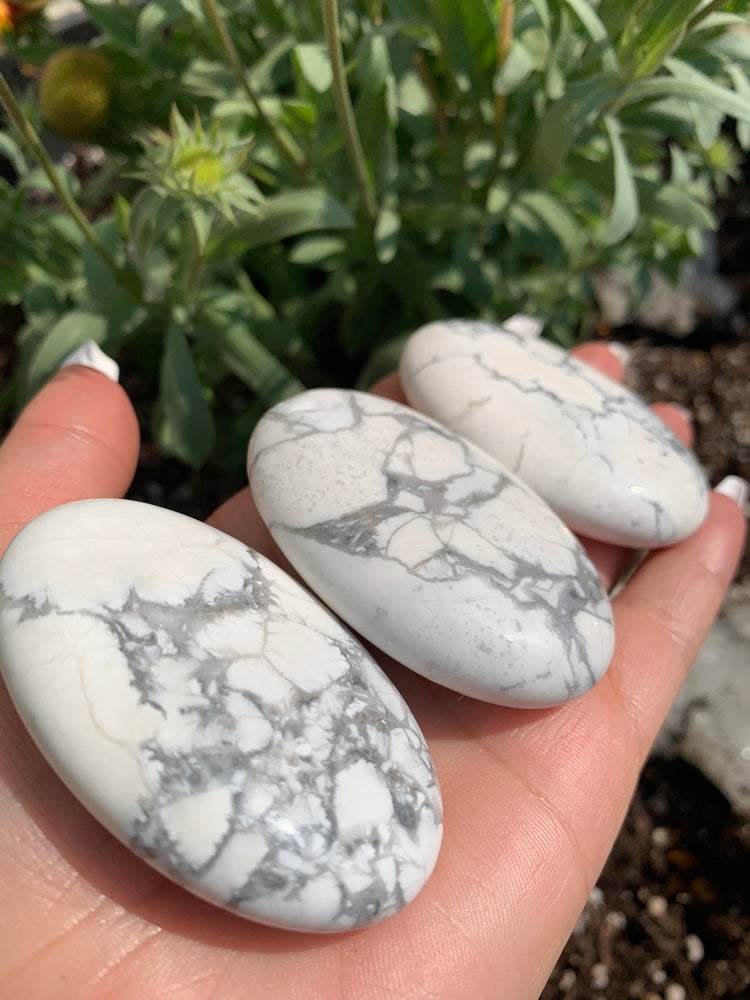 Howlite Palmstone