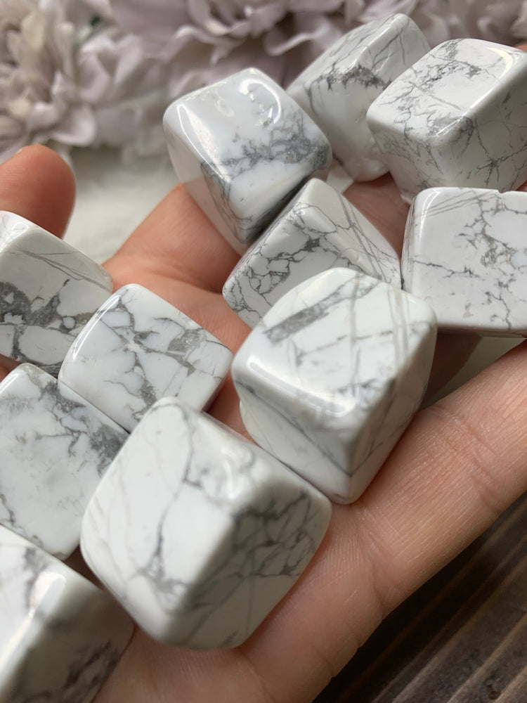 Howlite cube