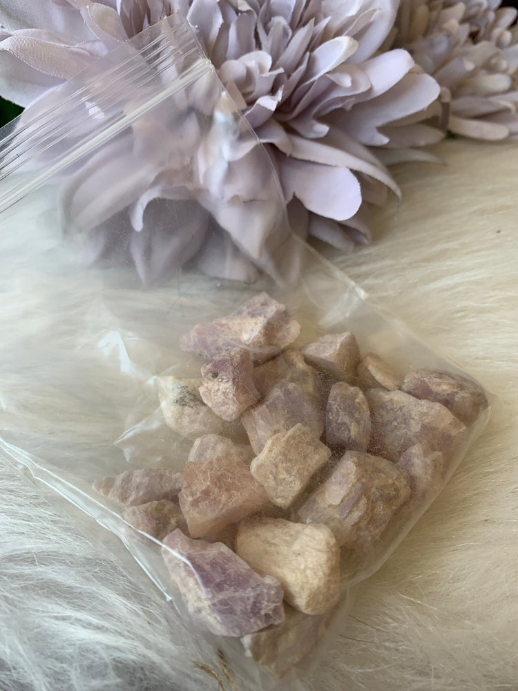 Kunzite raw chips